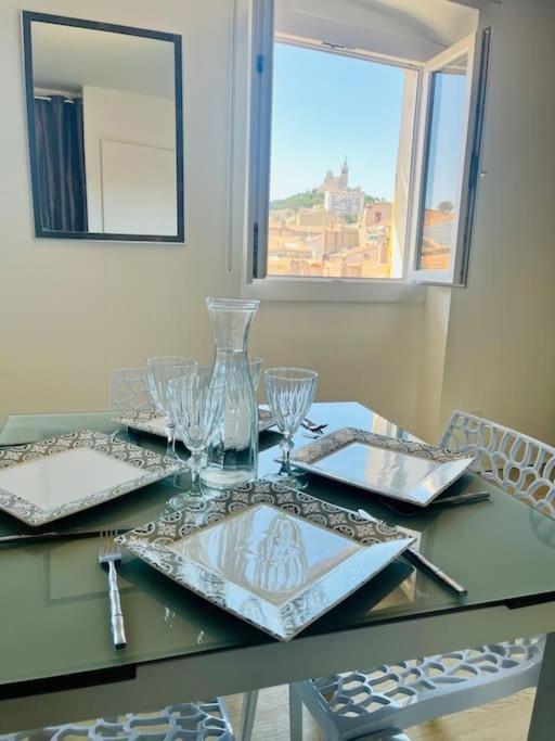 Apartment T2 Au Pied Du Vieux Port Et Vue Notre Dame *